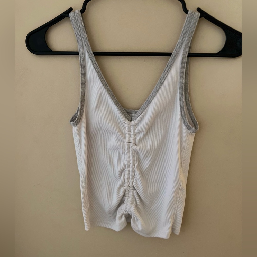 Abercrombie and fitch tank top! Is so flattering